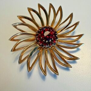 Vintage SARAH COVENTRY 1960's Daisy Flower Deep Red Rhinestone Brooch Pin
